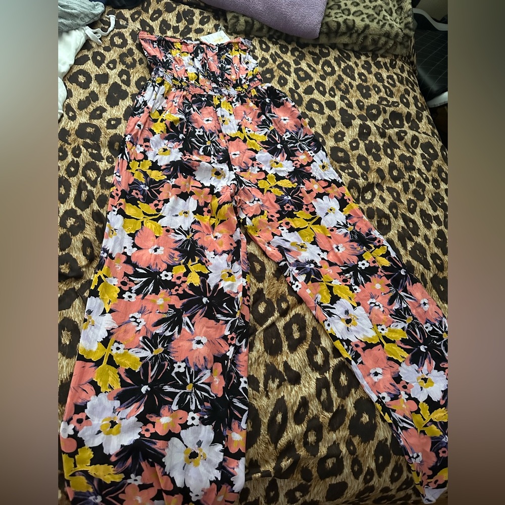 NWT MEDIUM JUMPSUIT